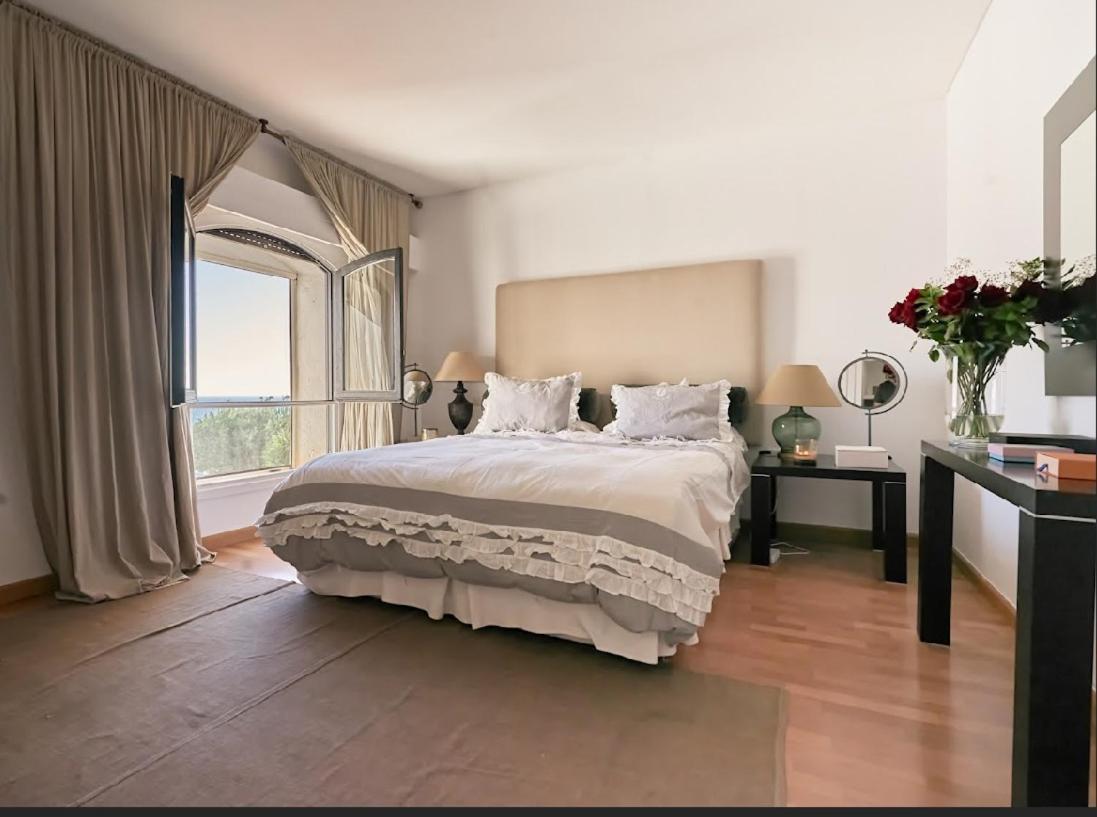 Luxury 4 Bed Flat - Beachfront In Puerto Banus