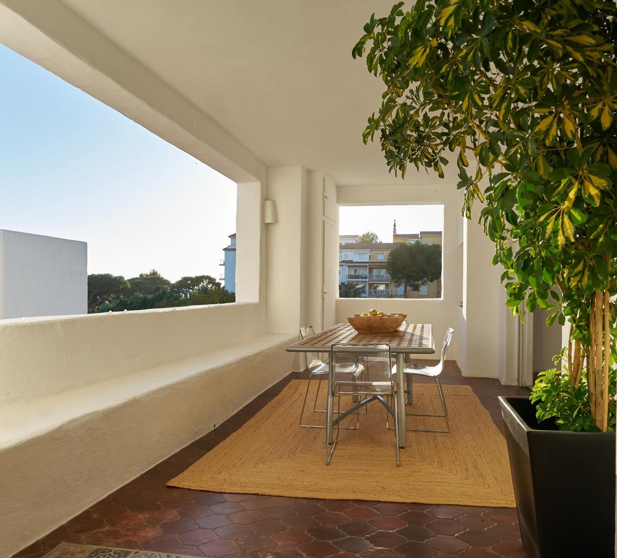 Luxury 4 Bed Flat - Beachfront In Puerto Banus *
